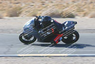 media/Jan-10-2025-CVMA Friday Practice (Fri) [[489e0da257]]/Group 4 and Trackday/Session 2 (Turn 4 Inside)/